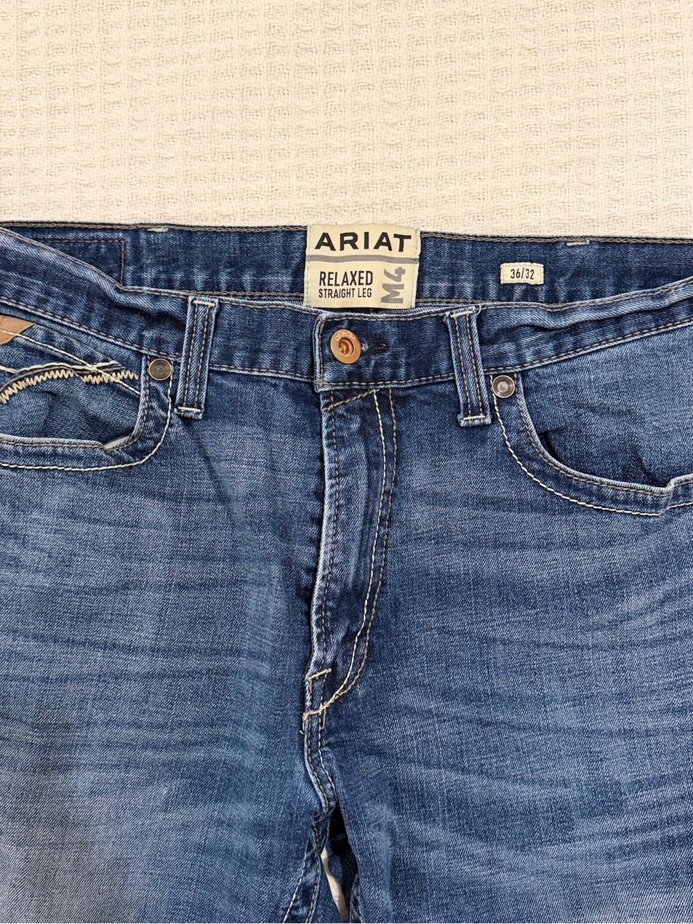 Ariat Men's Medium Blue Relaxed Fit Jeans - M4 36/32 - Picture 2 of 4